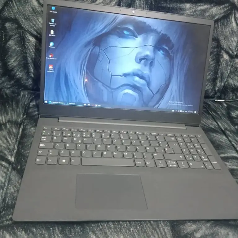 Laptop Lenovo V15-IGL's photo #3
