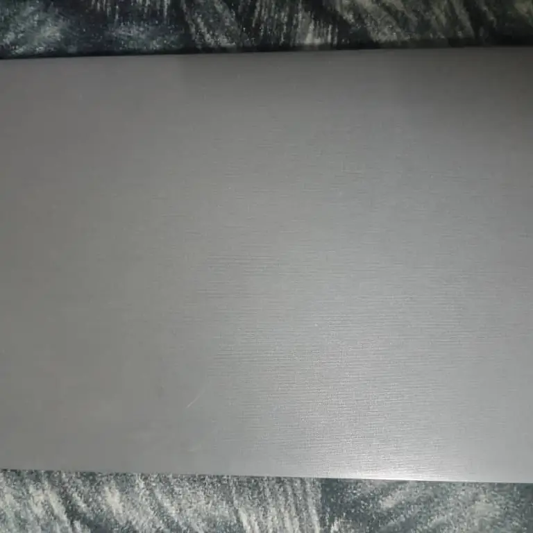 Laptop Lenovo V15-IGL's photo #2
