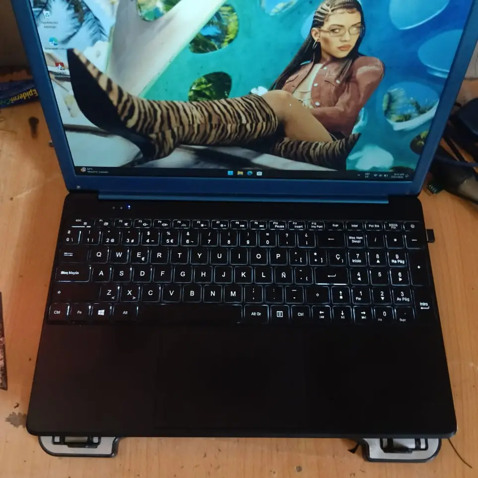 Laptop GDM i8's photo #1